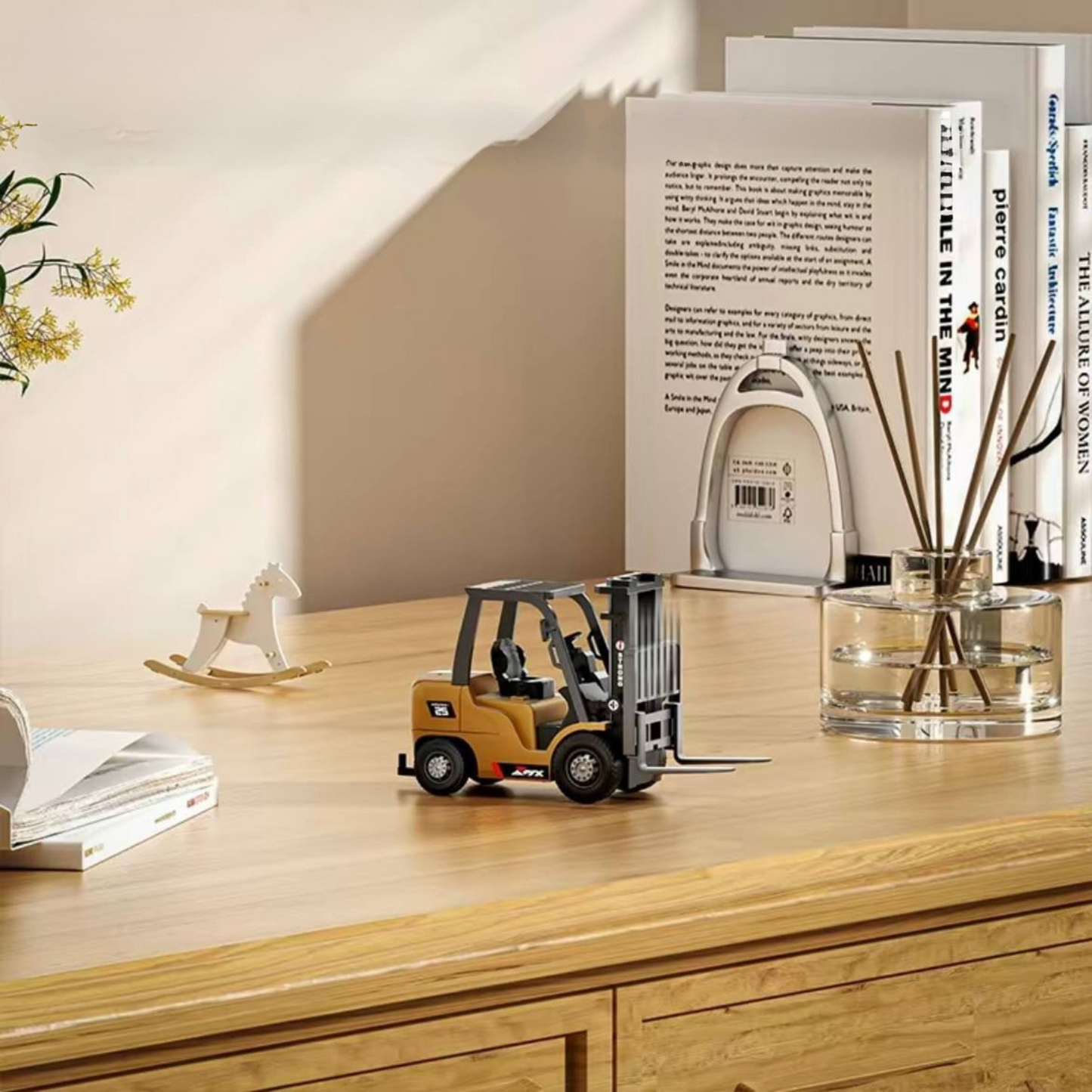 Remote Control Forklift – 1:64 Scale